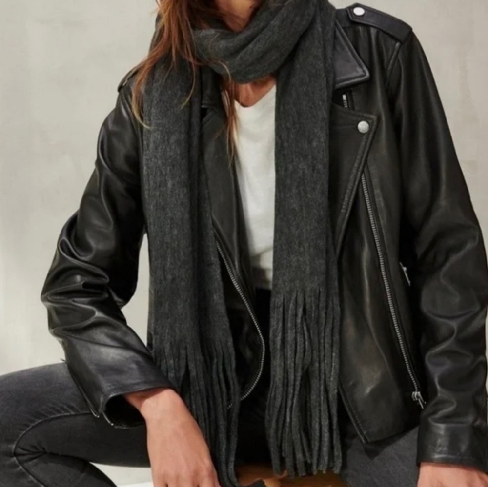 ⭐️40% Off⭐️ Lucky Brand Grey Scarf